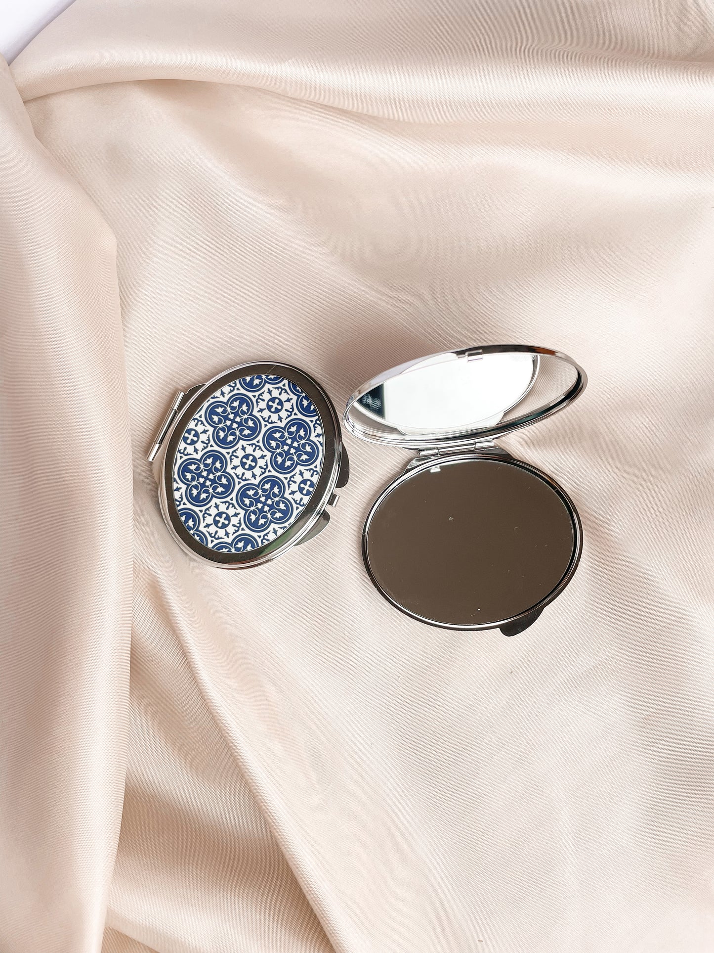 Blu Ċar Pocket Mirror