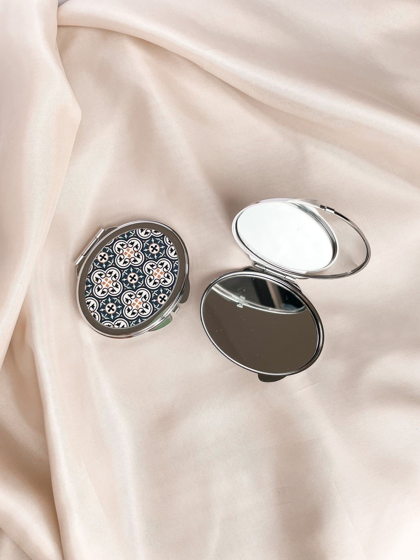 Ħadrani Pocket Mirror