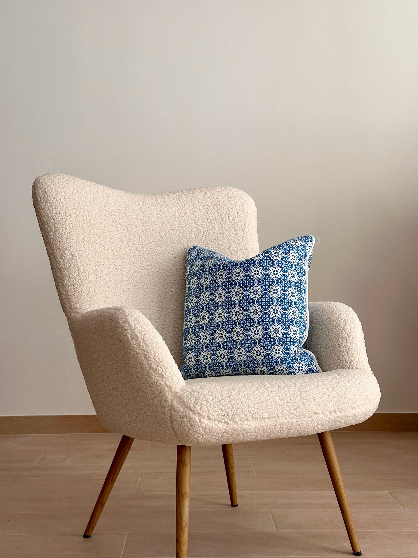 MADUMA® Blu Ċar Cushion Cover