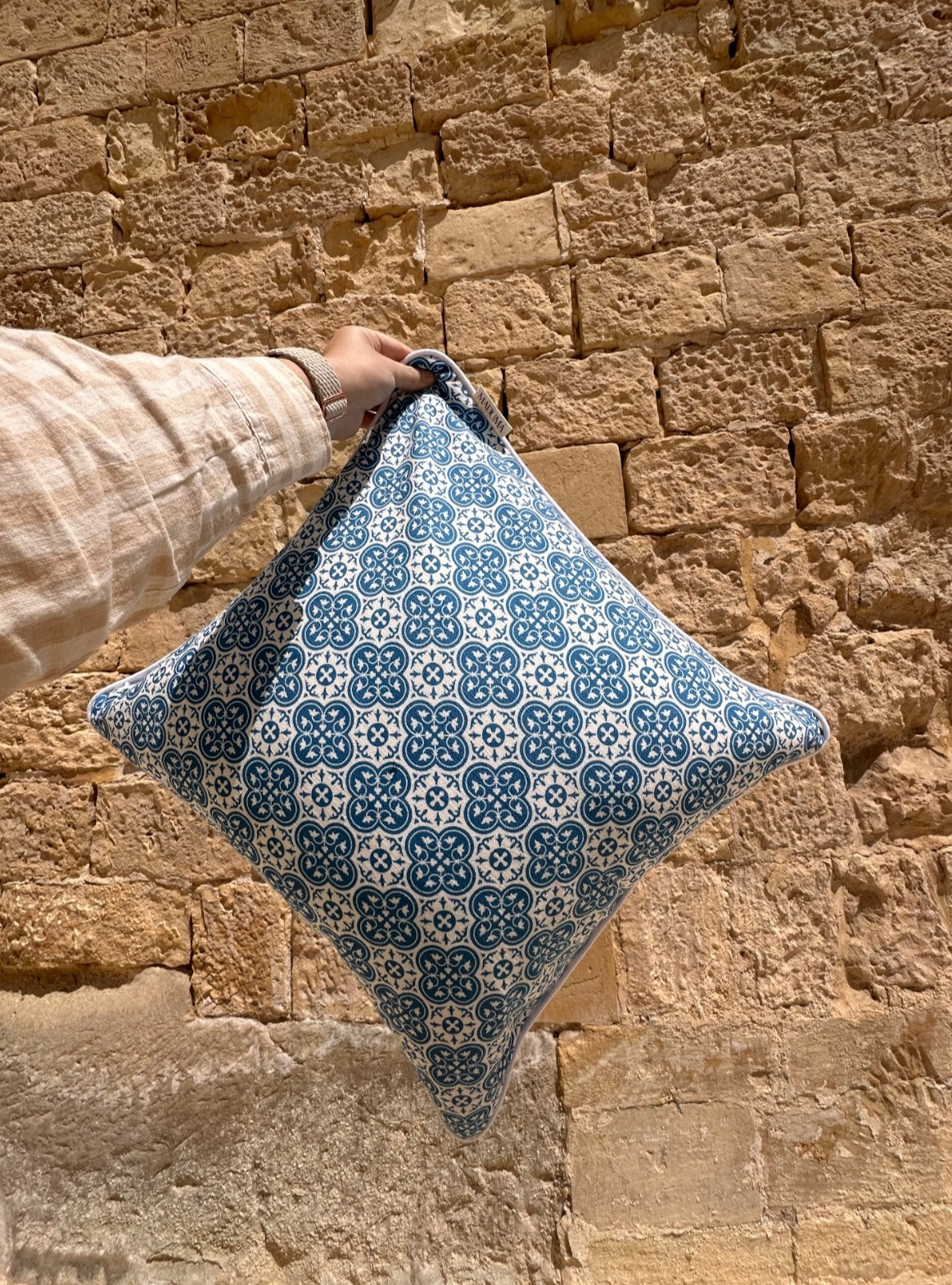 MADUMA® Blu Ċar Cushion Cover